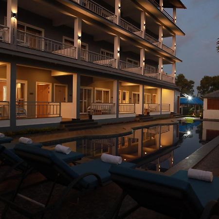 Gracias Cafe & Resort Morjim Esterno foto