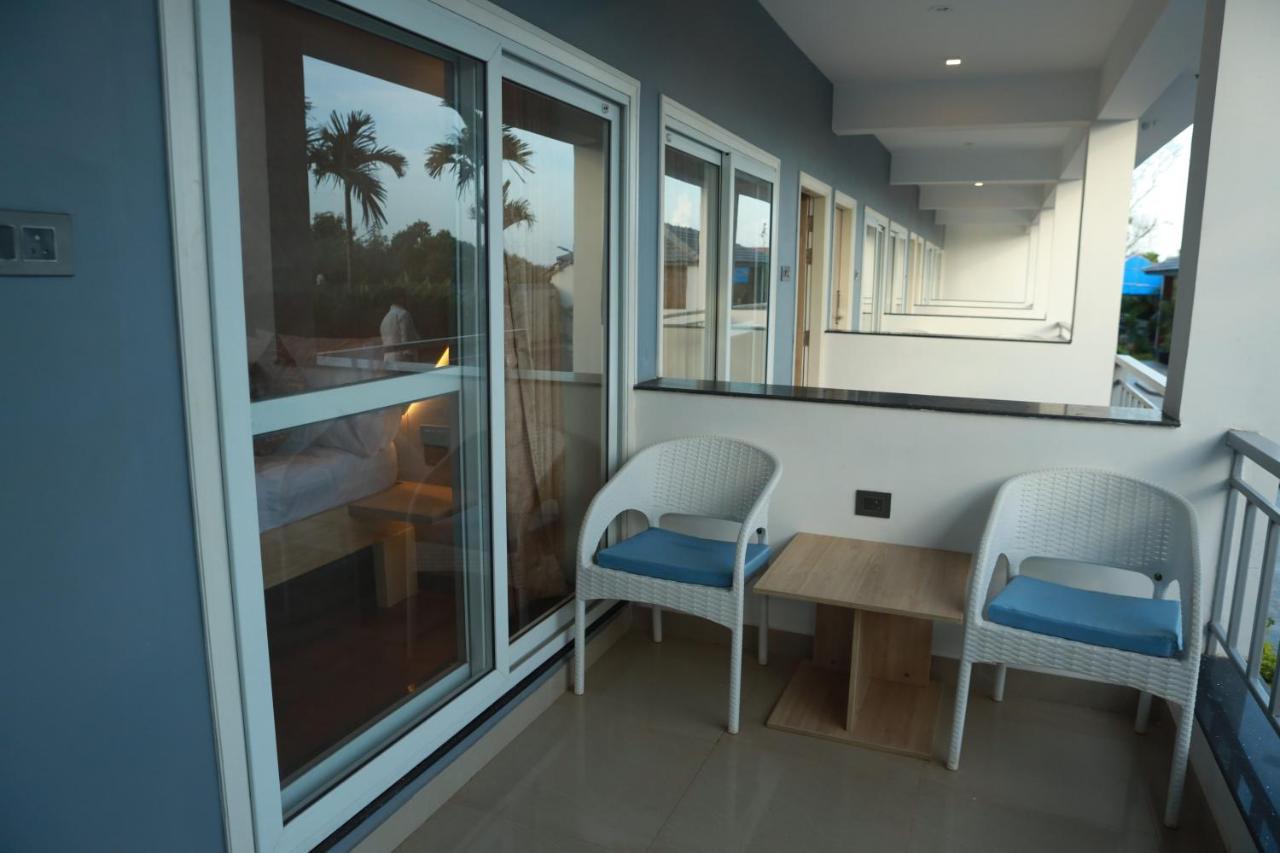 Gracias Cafe & Resort Morjim Esterno foto
