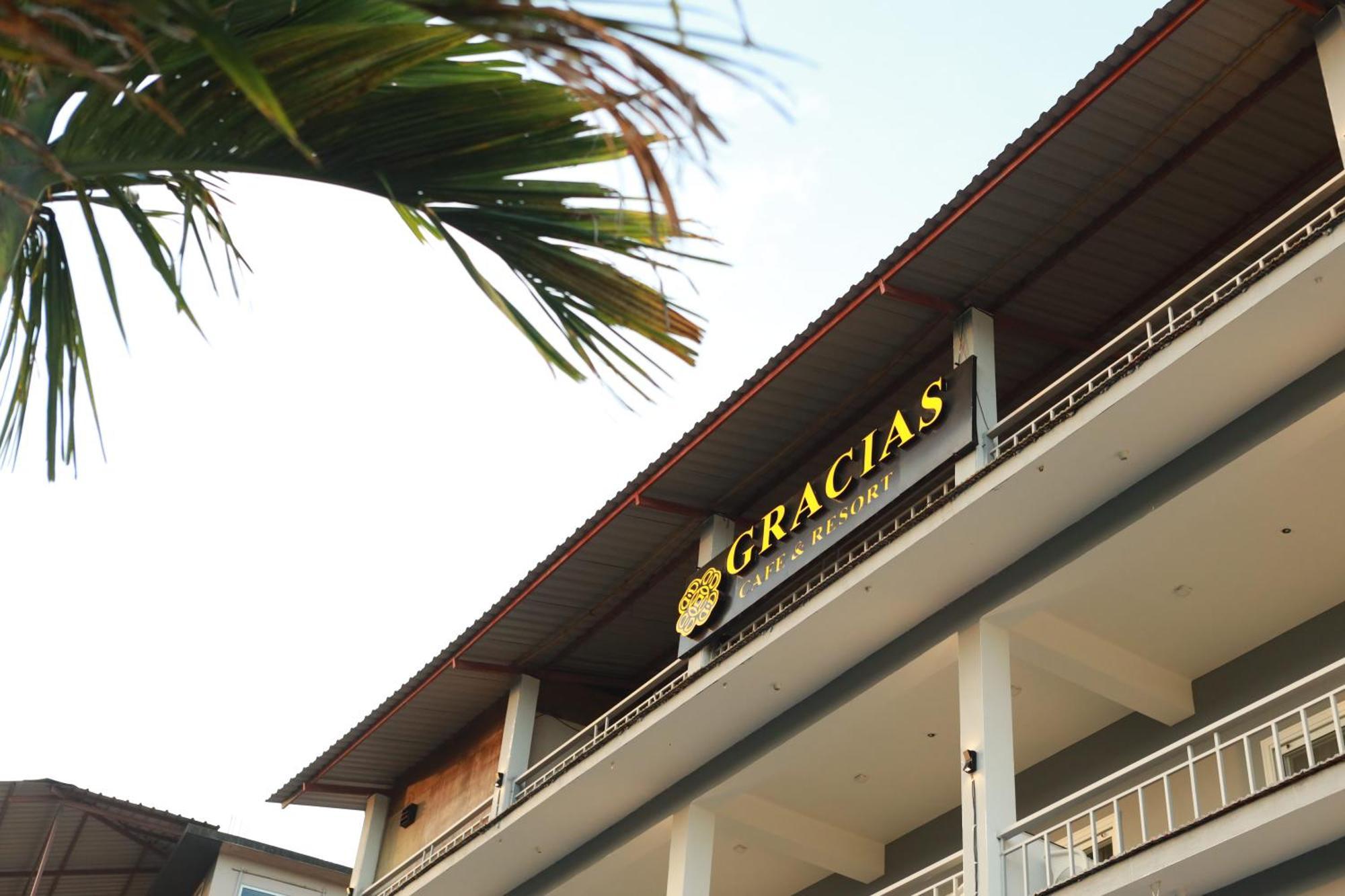 Gracias Cafe & Resort Morjim Esterno foto