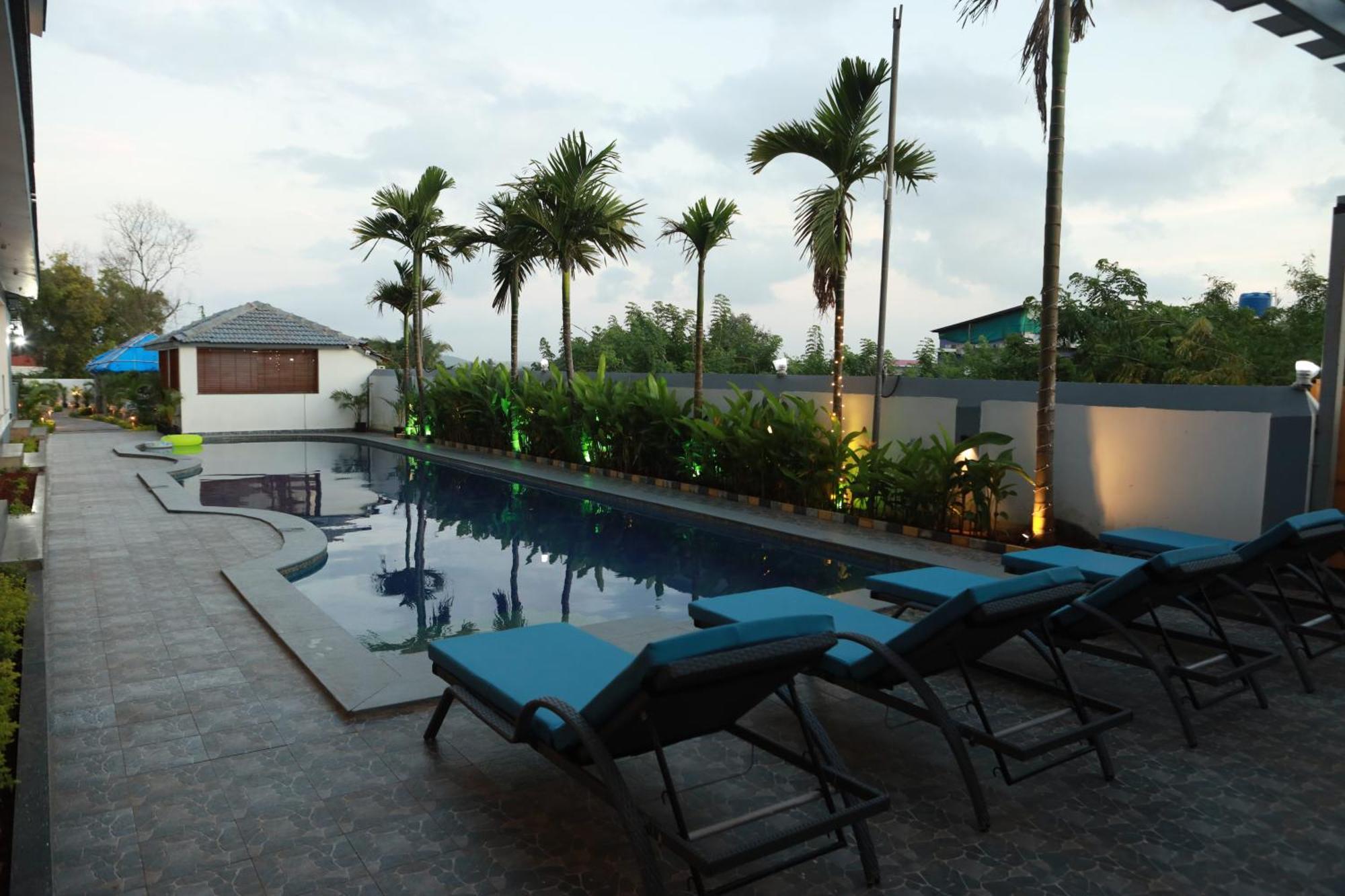 Gracias Cafe & Resort Morjim Esterno foto