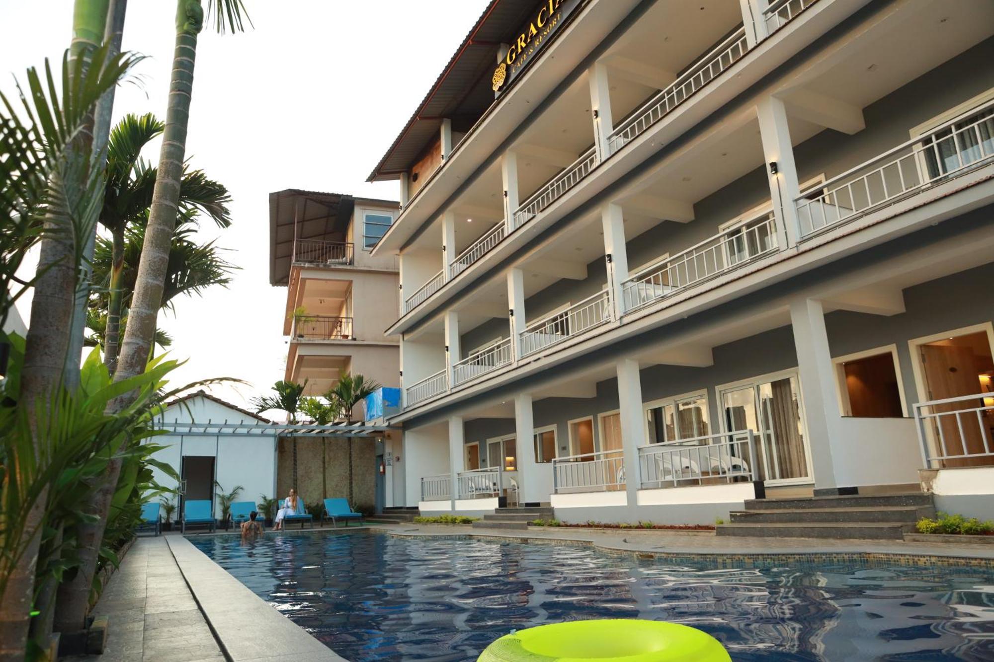 Gracias Cafe & Resort Morjim Esterno foto